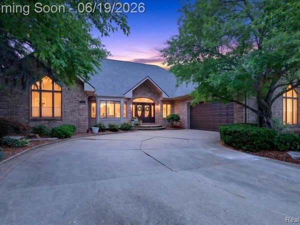 18974 Riverway Court, Clinton Twp, MI 48038
