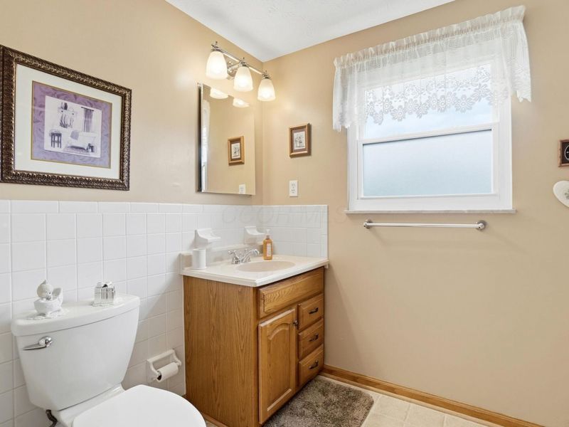 1750 Flinthill Drive , Columbus, OH 43223 Photo 18