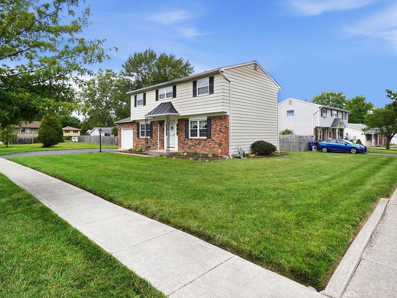 1750 Flinthill Drive , Columbus, OH 43223 Photo 2