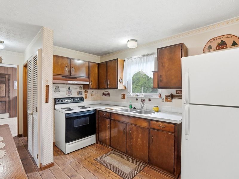 1750 Flinthill Drive , Columbus, OH 43223 Photo 9