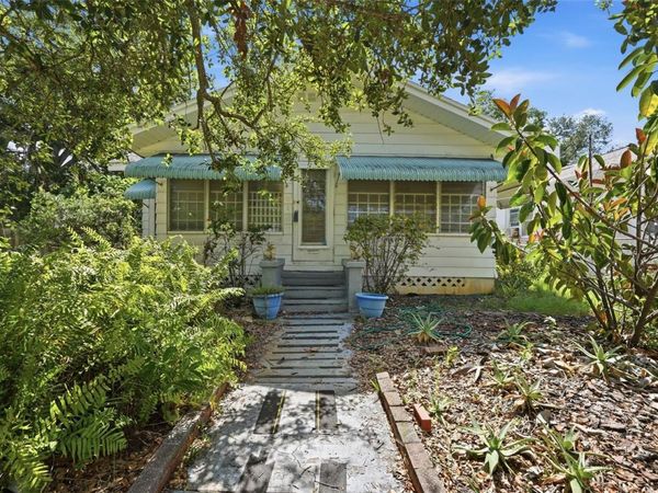 1135 CRESCENT LAKE DRIVE N, ST PETERSBURG, FL 33701