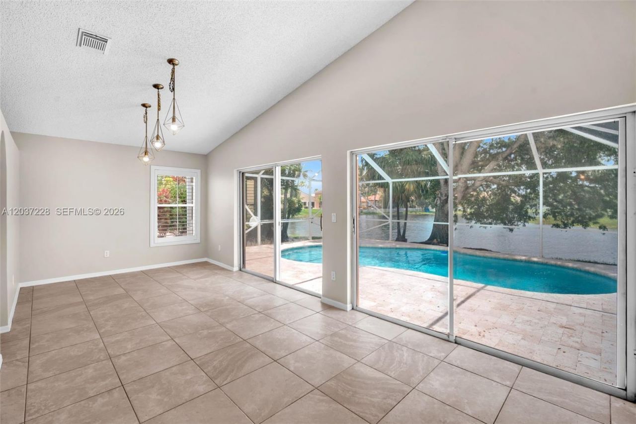 467 SW 191st Terrace, Pembroke Pines, FL 33029 Photo