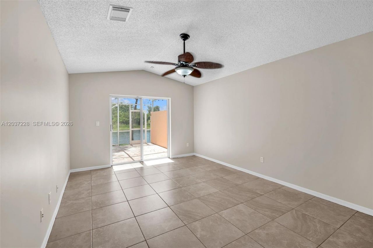 467 SW 191st Terrace, Pembroke Pines, FL 33029 Photo