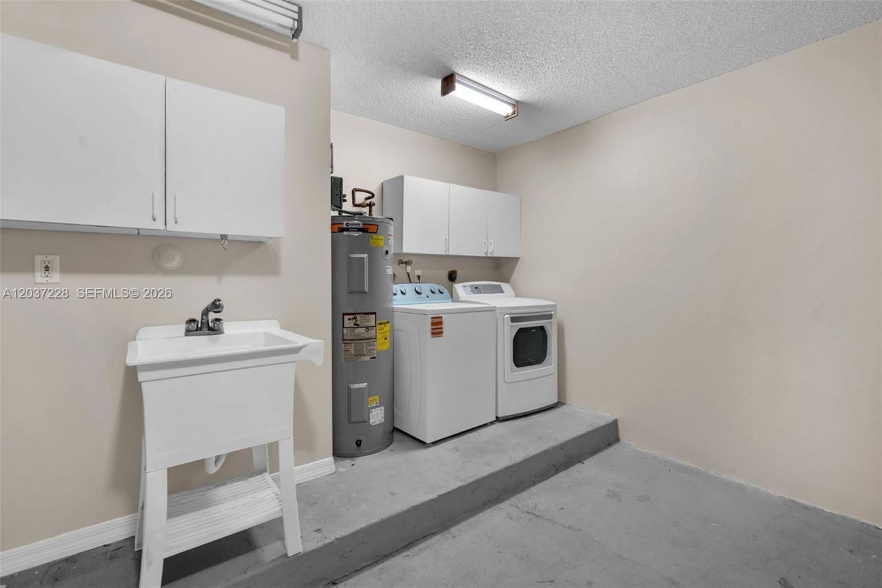 467 SW 191st Terrace, Pembroke Pines, FL 33029 Photo
