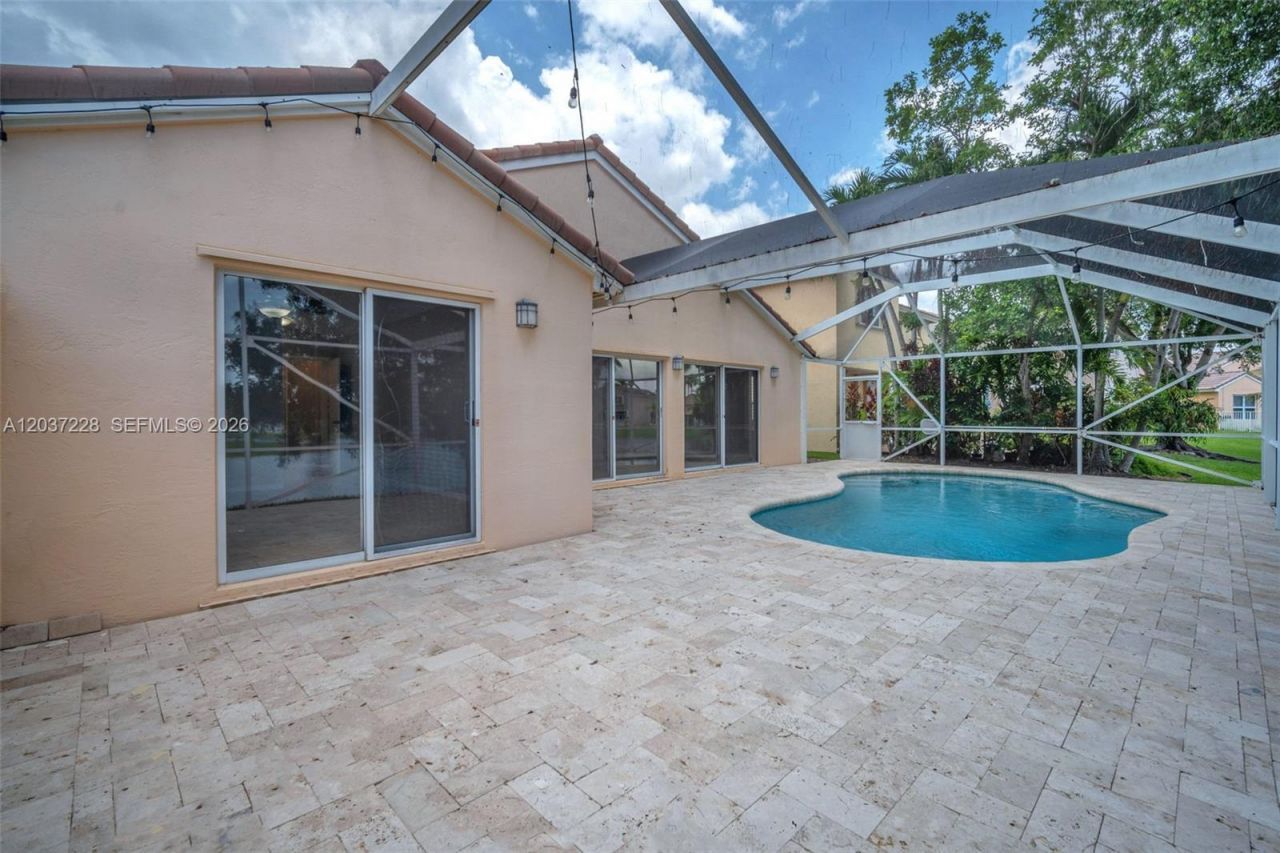 467 SW 191st Terrace, Pembroke Pines, FL 33029 Photo