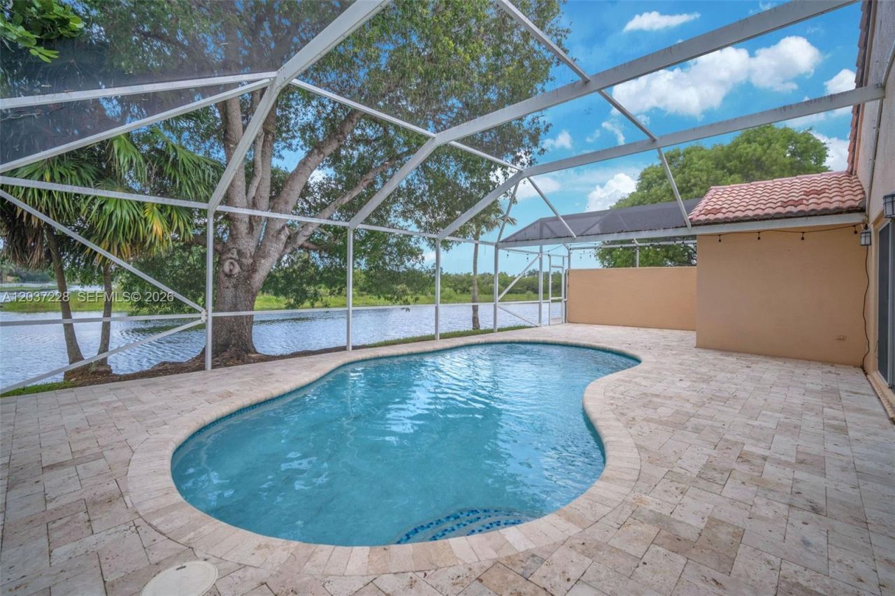 467 SW 191st Terrace, Pembroke Pines, FL 33029 Photo