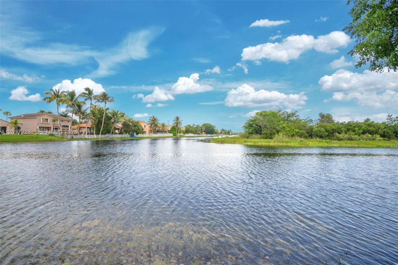 467 SW 191st Terrace, Pembroke Pines, FL 33029 Photo