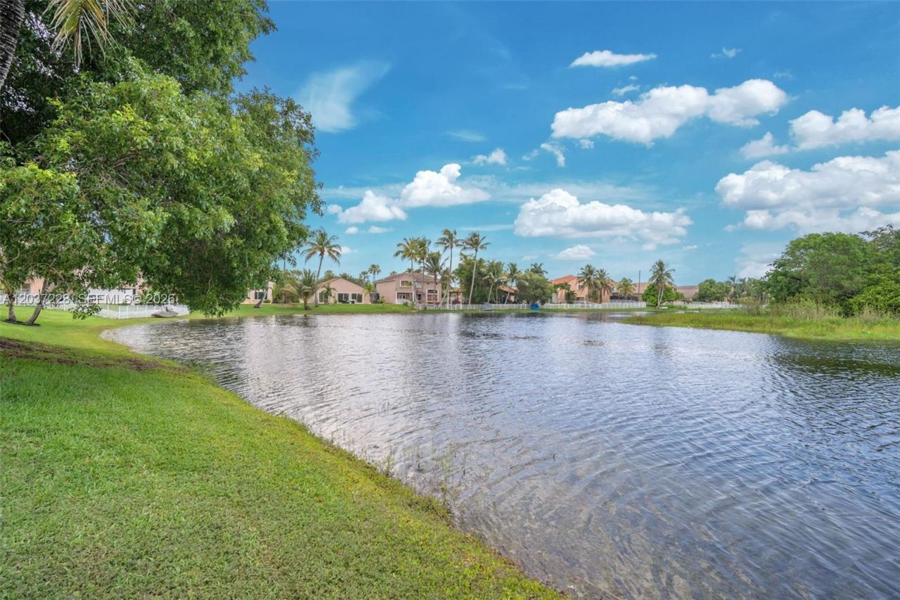 467 SW 191st Terrace, Pembroke Pines, FL 33029 Photo