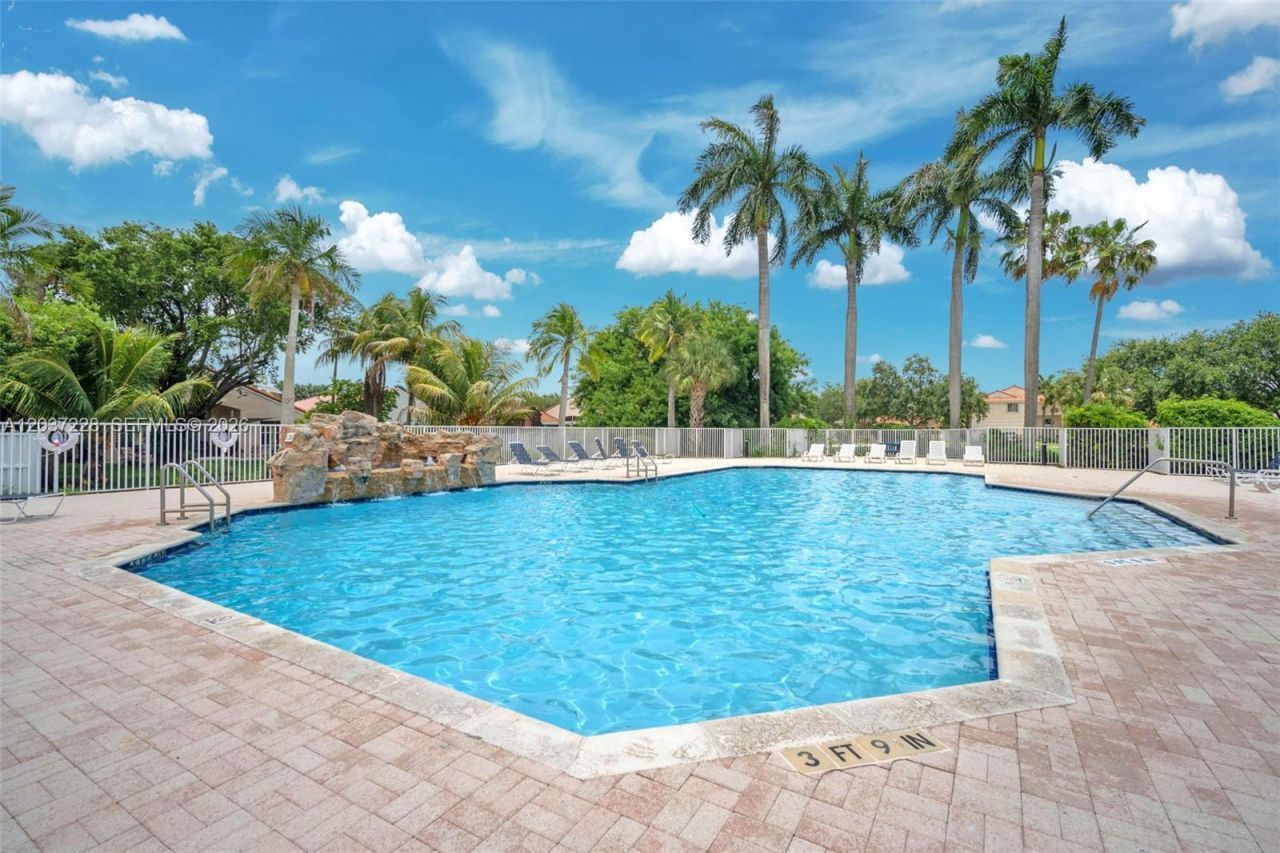 467 SW 191st Terrace, Pembroke Pines, FL 33029 Photo