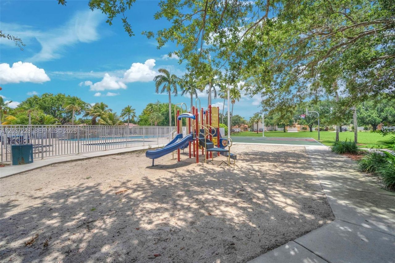 467 SW 191st Terrace, Pembroke Pines, FL 33029 Photo