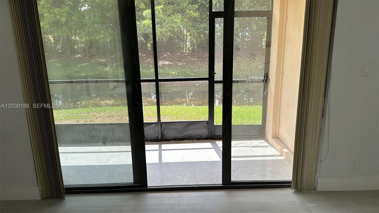 331 Lakeview Dr , Unit 101, Weston, FL 33326 Photo