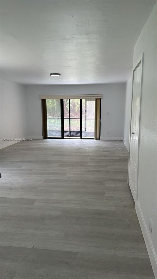 331 Lakeview Dr , Unit 101, Weston, FL 33326 Photo