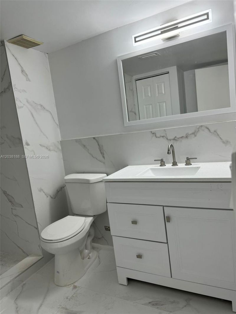 331 Lakeview Dr , Unit 101, Weston, FL 33326 Photo