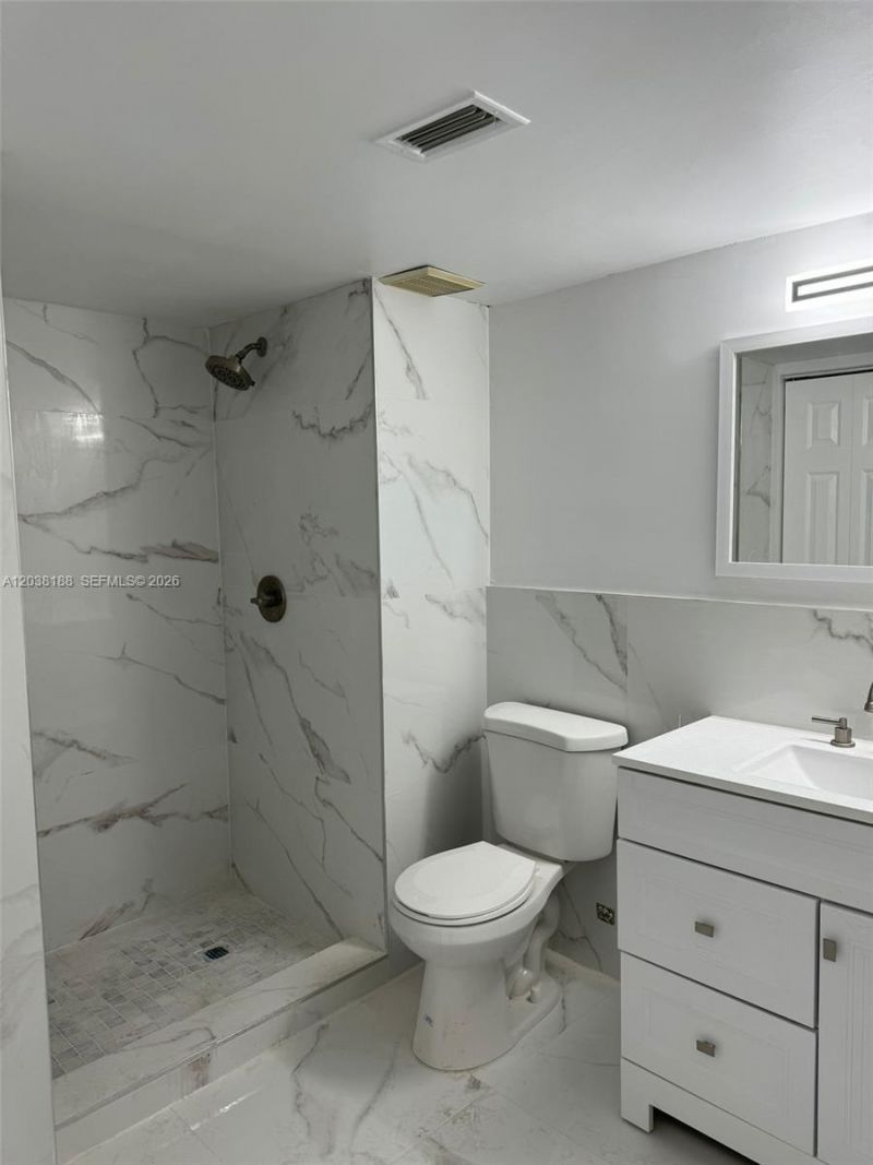 331 Lakeview Dr , Unit 101, Weston, FL 33326 Photo