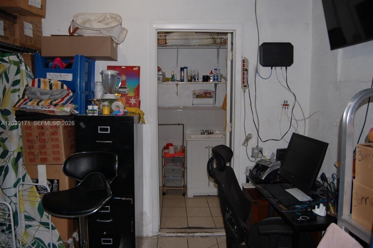 1900 E 4th Ave, Hialeah, FL 33010 Photo