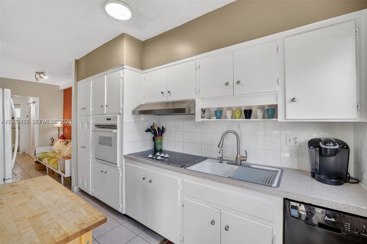 425 Bayshore Dr, Unit d-3, Fort Lauderdale, FL 33304 Photo
