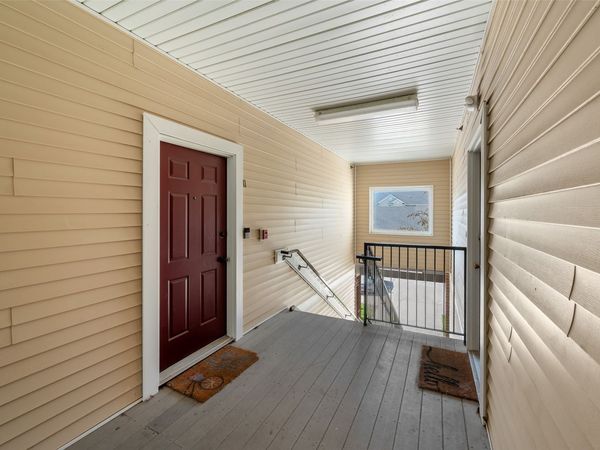 10325 Essex Drive, Unit 11, Johnston, IA 50131