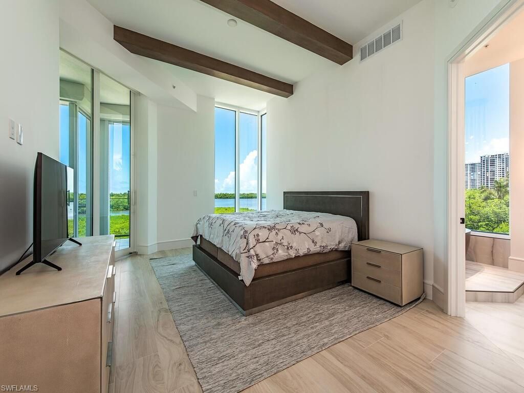 60 Seagate Dr , Unit 305, Naples, FL 34103 Photo