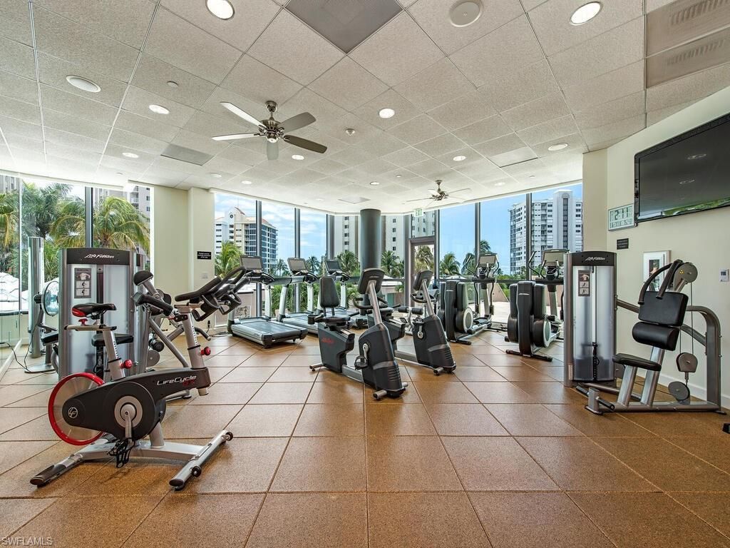 60 Seagate Dr , Unit 305, Naples, FL 34103 Photo