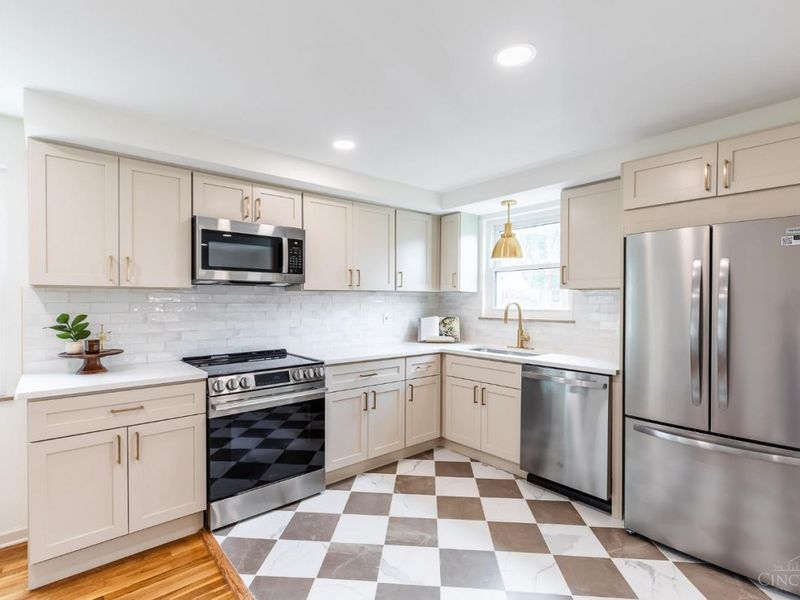 3816 Saint Johns Terrace, Deer Park, OH 45236 Photo 5