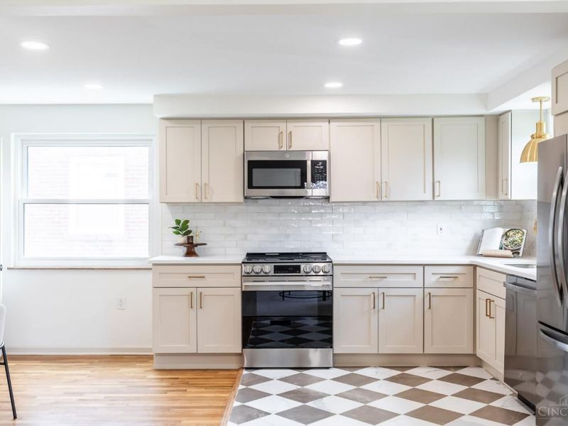 3816 Saint Johns Terrace, Deer Park, OH 45236 Photo 6