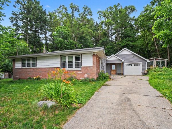 1519 N Philip Road, Niles, MI 49120