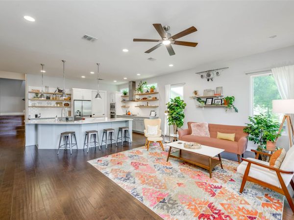 2113 Glendale PL, Austin, TX 78704