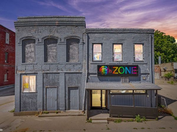 854 Washington Street, Burlington, IA 52601