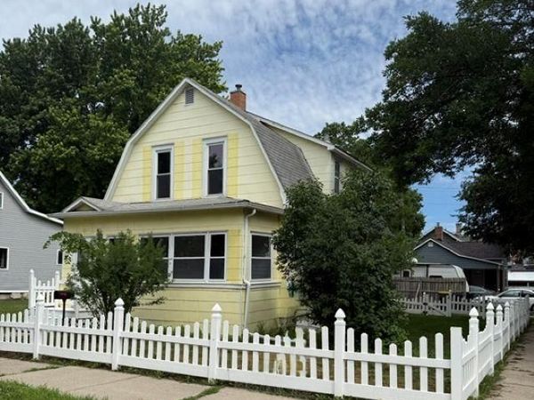 302 Nicollet Avenue, Mankato, MN 56003