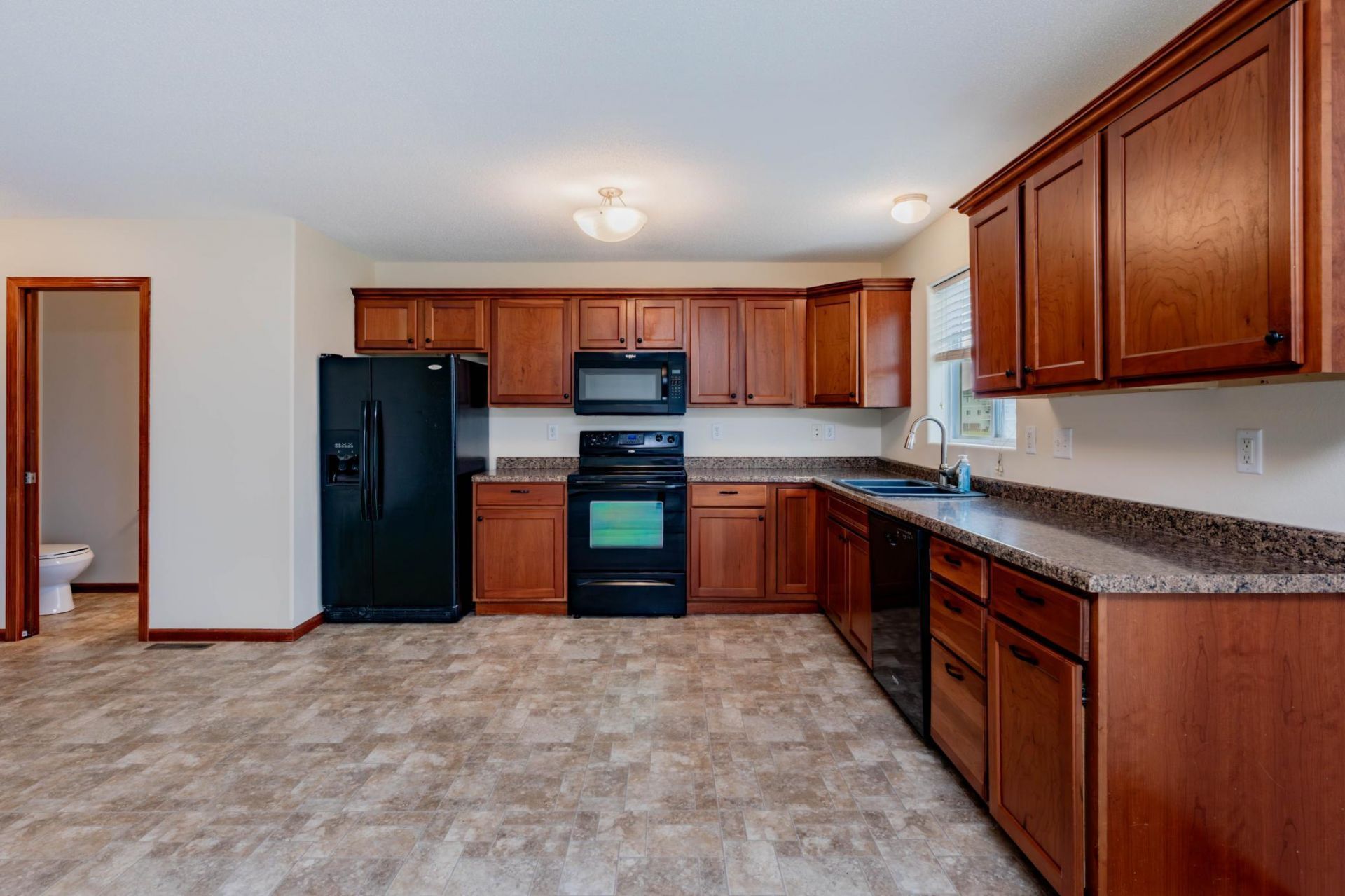 4276 Estate Drive S, Fargo, ND 58104 Main Photo