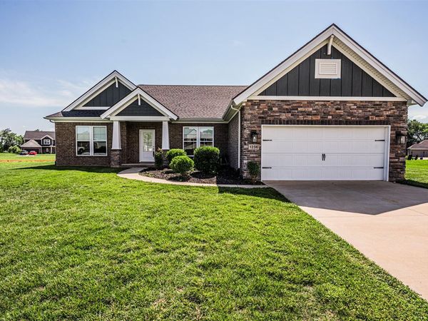 1236 Saddlebred Lane , Bowling Green, KY 42104