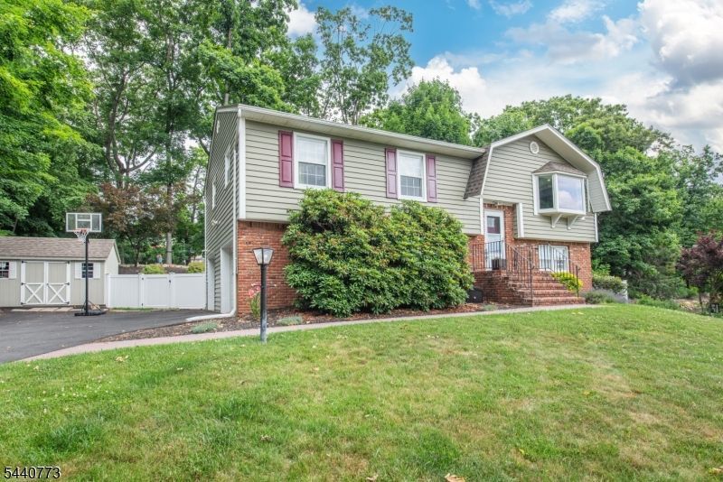 646 Reba Rd, Mount Arlington, NJ 07850 Main Photo