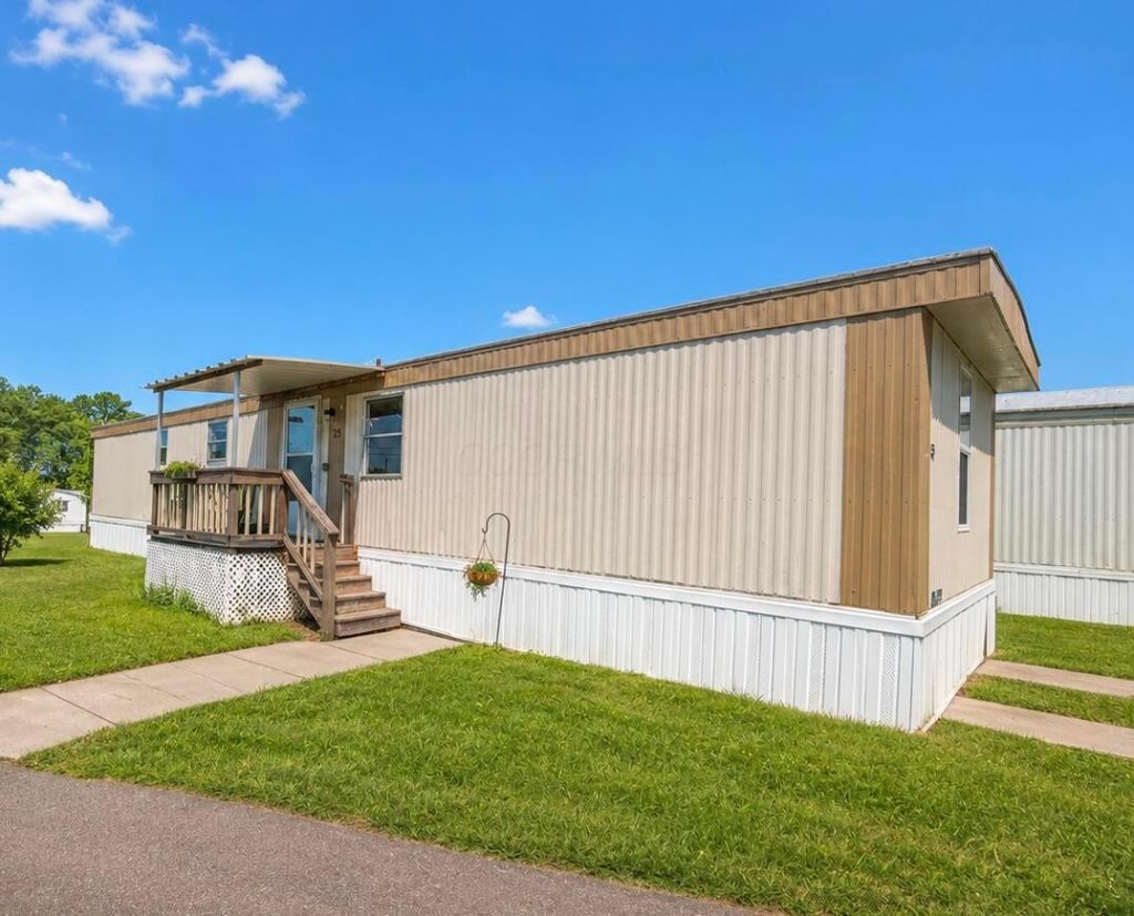 25 Horseshoe Drive , Newark, OH 43055 Main Photo