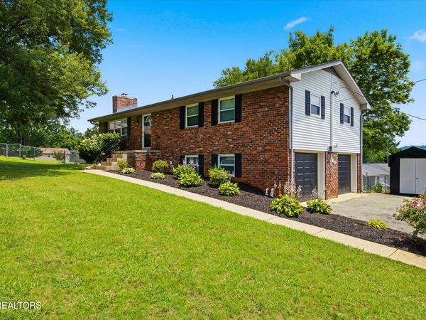 6408 Flintrock Circle, Knoxville, TN 37920