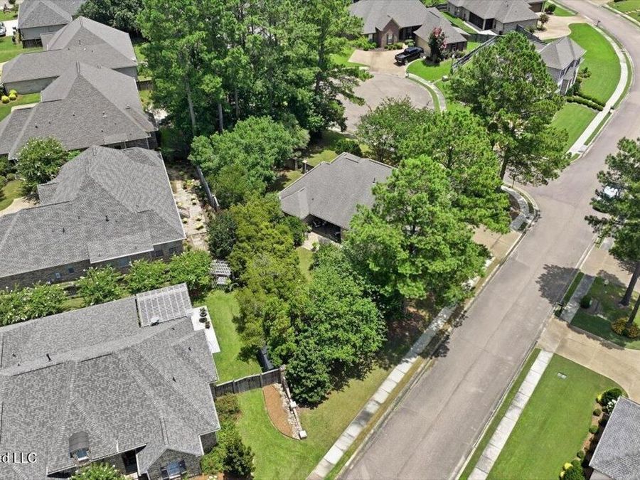 Property Image 100