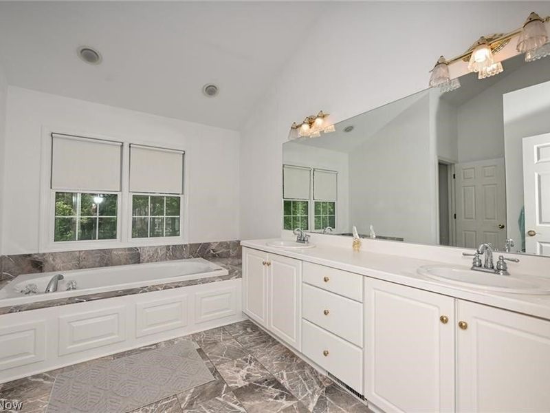 304 Fox Way, Chagrin Falls, OH 44022 Photo 19