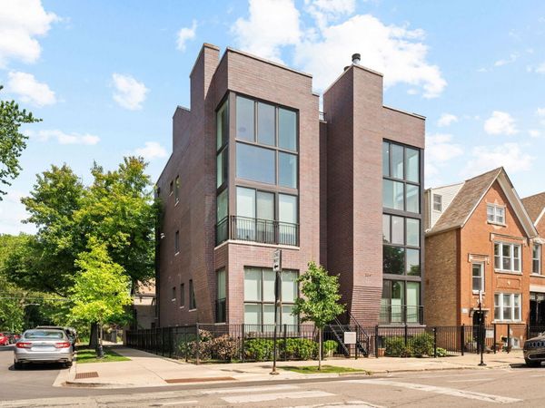 2047 N Leavitt Street , Unit 2S, Chicago, IL 60647