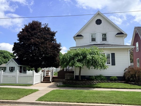 1005 Augusta ST, Sault Ste Marie, MI 49783