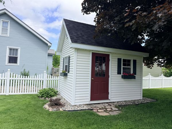 1005 Augusta ST, Sault Ste Marie, MI 49783