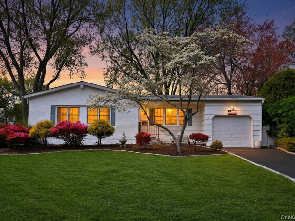28 Dartmouth Drive, Smithtown, NY 11787