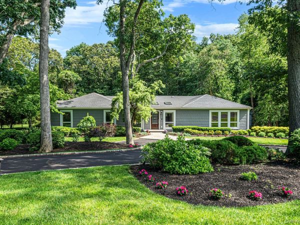 4 Durham Drive , Dix Hills, NY 11746