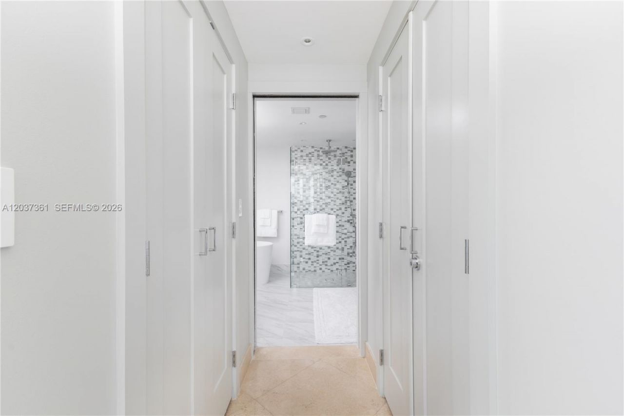 520 West Ave , Unit 2004, Miami Beach, FL 33139 Photo
