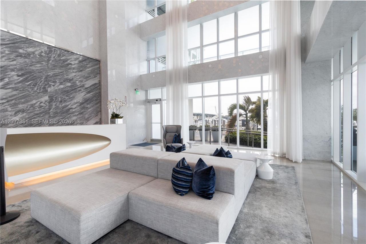 520 West Ave , Unit 2004, Miami Beach, FL 33139 Photo