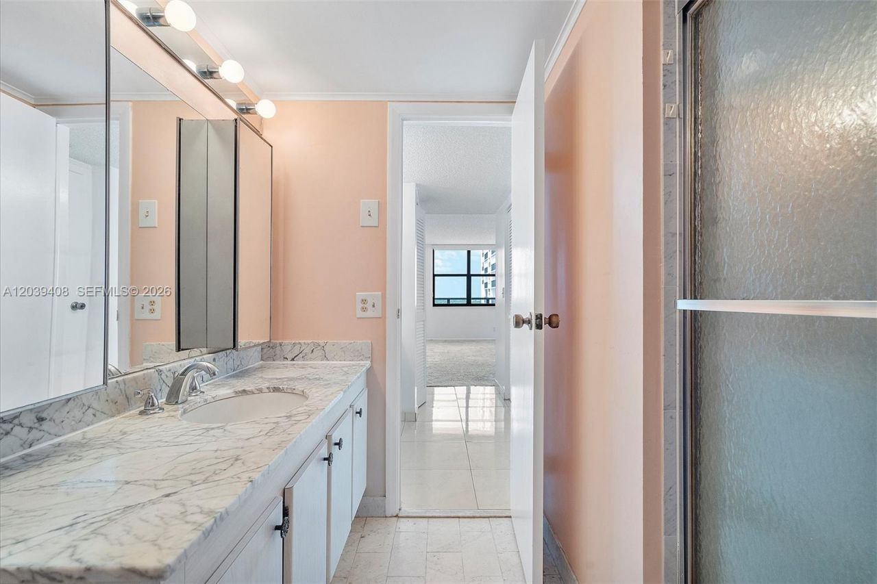 2301 S Ocean Dr , Unit 1406, Hollywood, FL 33019 Photo