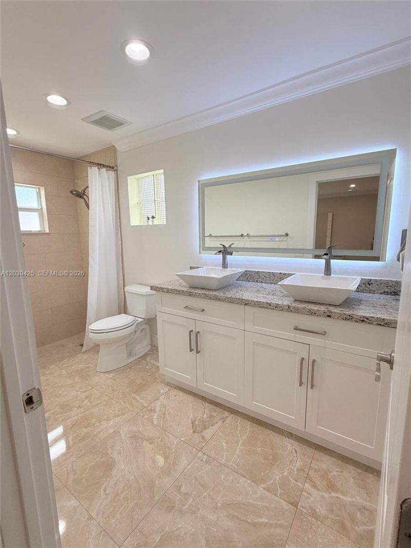 19331 NW 57th Ct, Miami, FL 33015 Photo