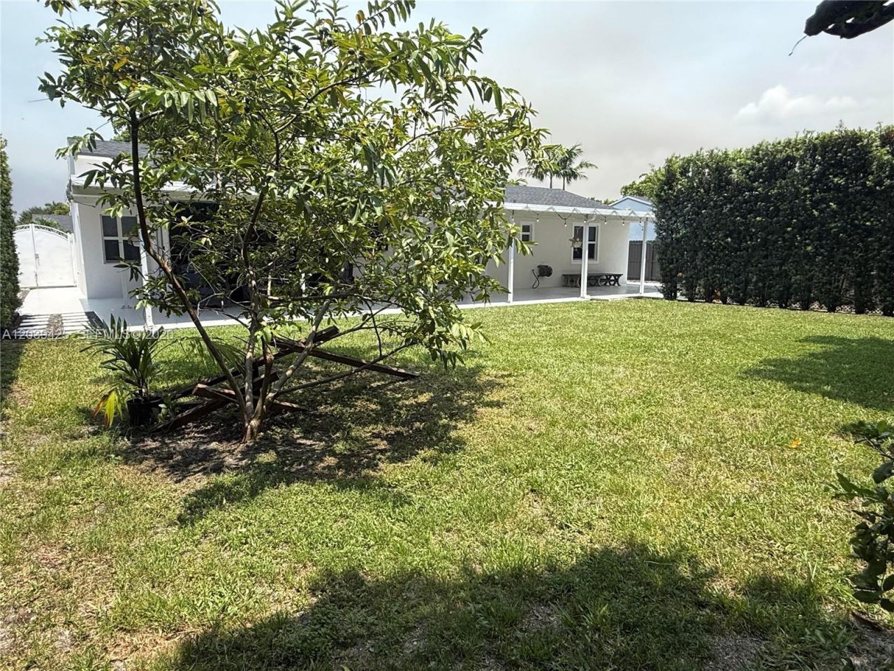 19331 NW 57th Ct, Miami, FL 33015 Photo