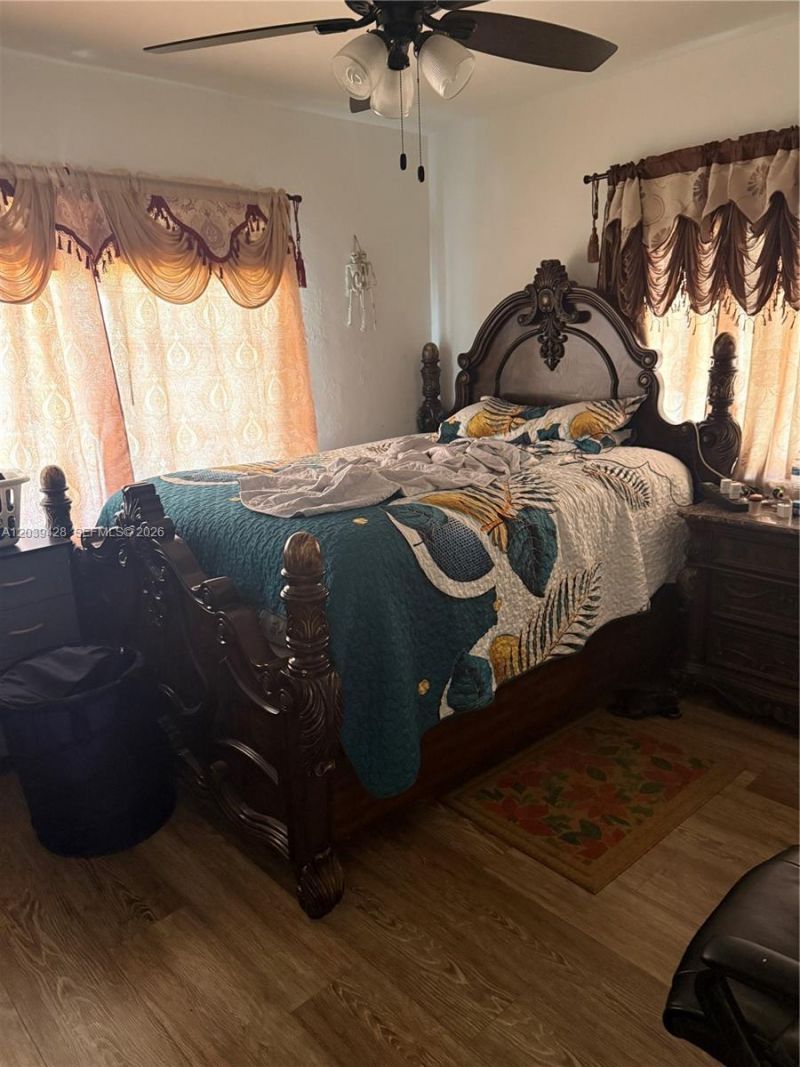 1880 NE 159th St, North Miami Beach, FL 33162 Photo