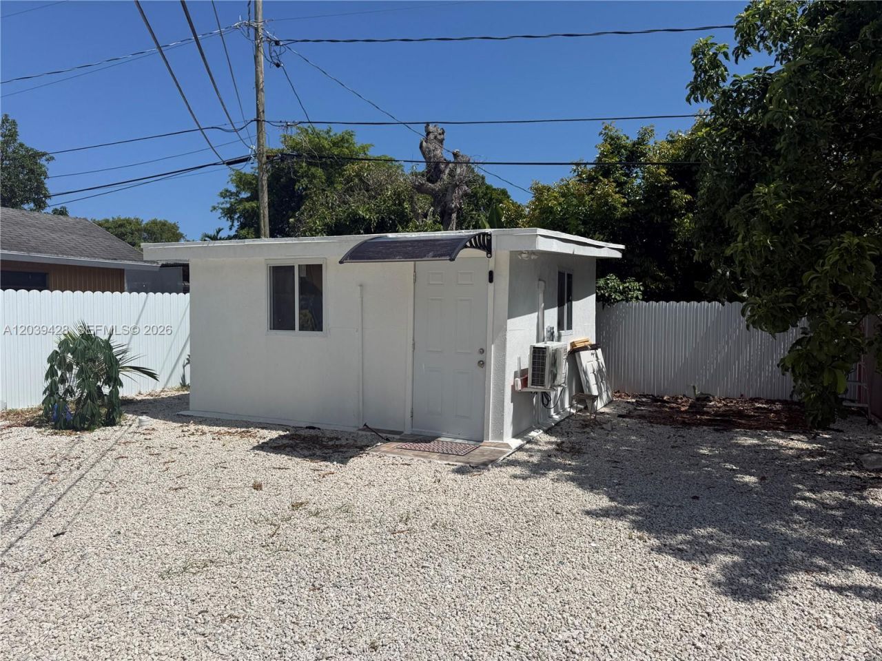1880 NE 159th St, North Miami Beach, FL 33162 Photo