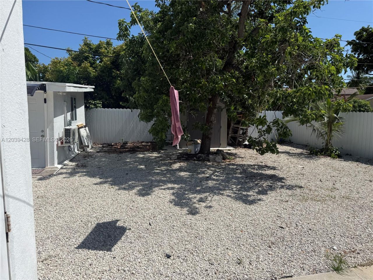 1880 NE 159th St, North Miami Beach, FL 33162 Photo