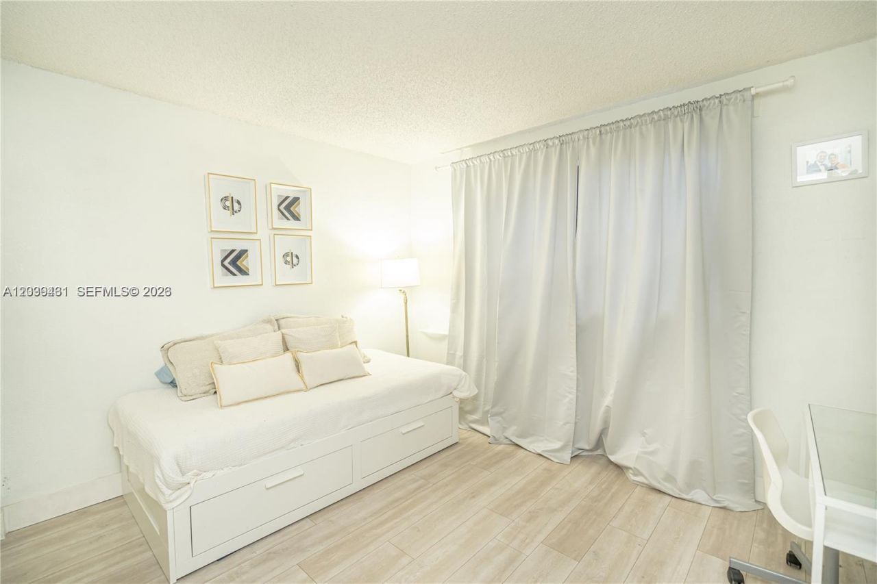 9856 Nob Hill Ln , Unit 9856, Sunrise, FL 33351 Photo